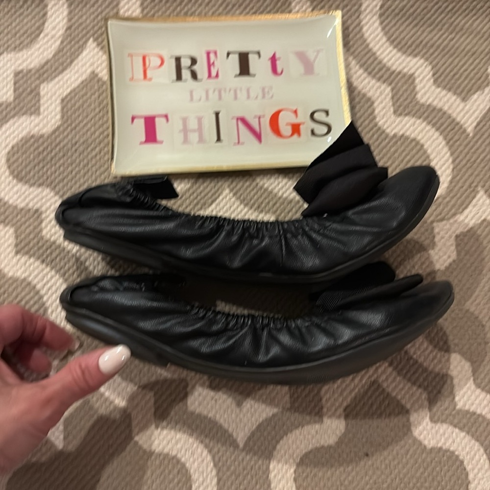 PrettyLittleThing Black Flats with Bow Detail - Picture 3 of 5